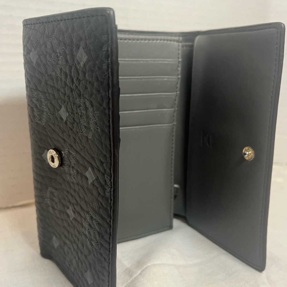 MCM Black Wallet with Vibrant Bunny Accent - Picture 4 of 8